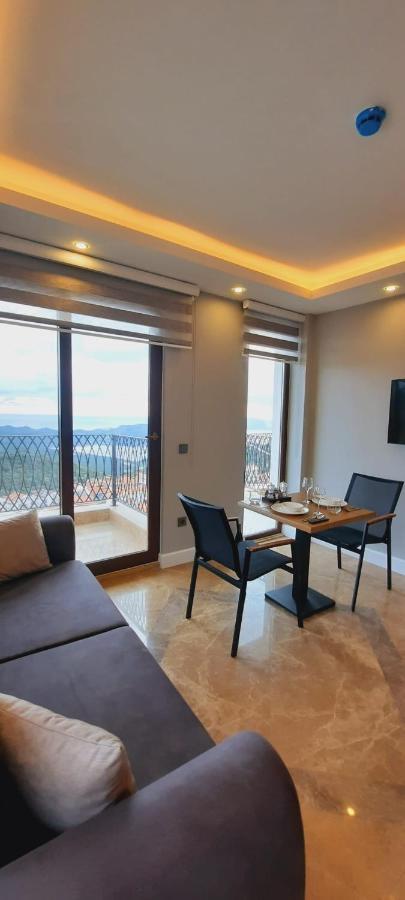 Arya Deluxe Apart Kas Bagian luar foto