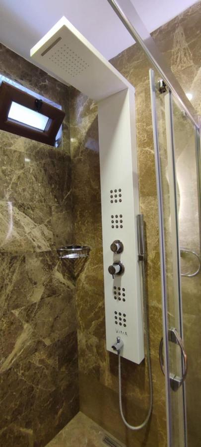 Arya Deluxe Apart Kas Bagian luar foto