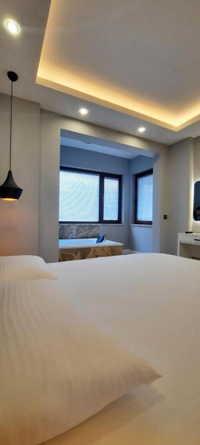Arya Deluxe Apart Kas Bagian luar foto